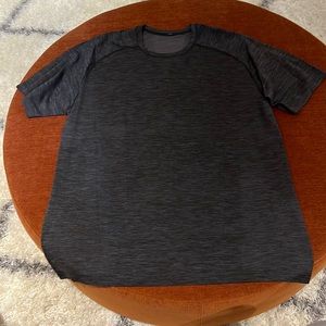 Mens lululemon t-shirt